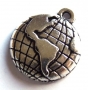 Breloque mtal globe terrestre